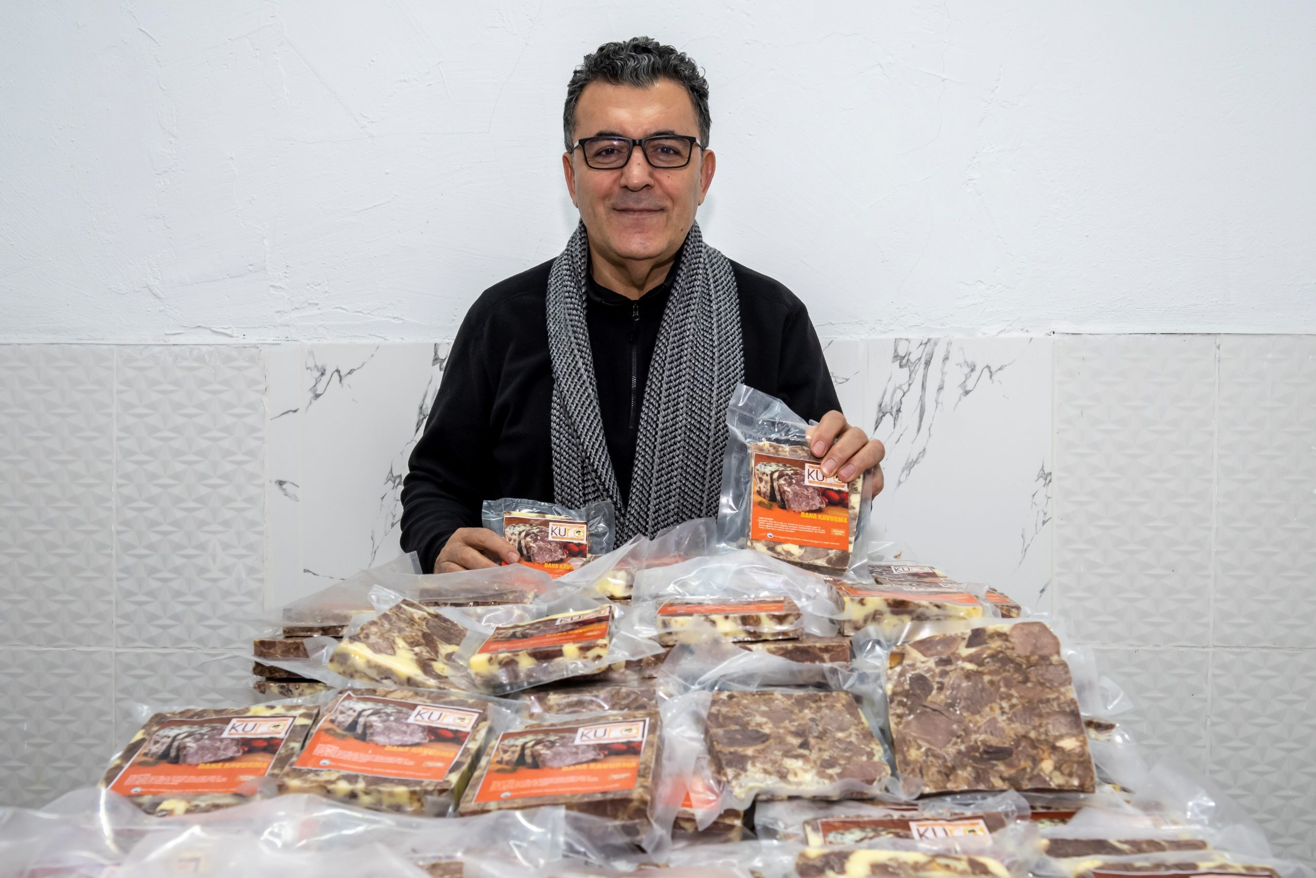 Ardahan Kavurmasının İlk Lokması Depremzedelere Gönderildi