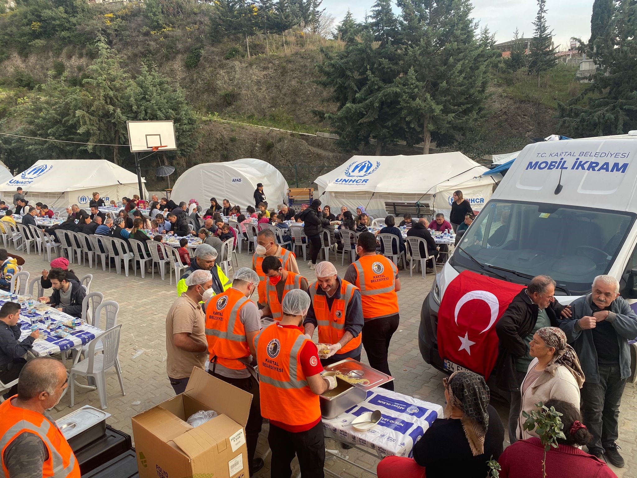 Kartal Belediyesi Deprem Bölgesi Hatay’da İftar Yemeği Vermeye Devam Ediyor