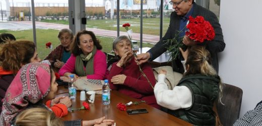 Başkan Arslan Depremzedelerin Kadınlar Gününü Kutladı