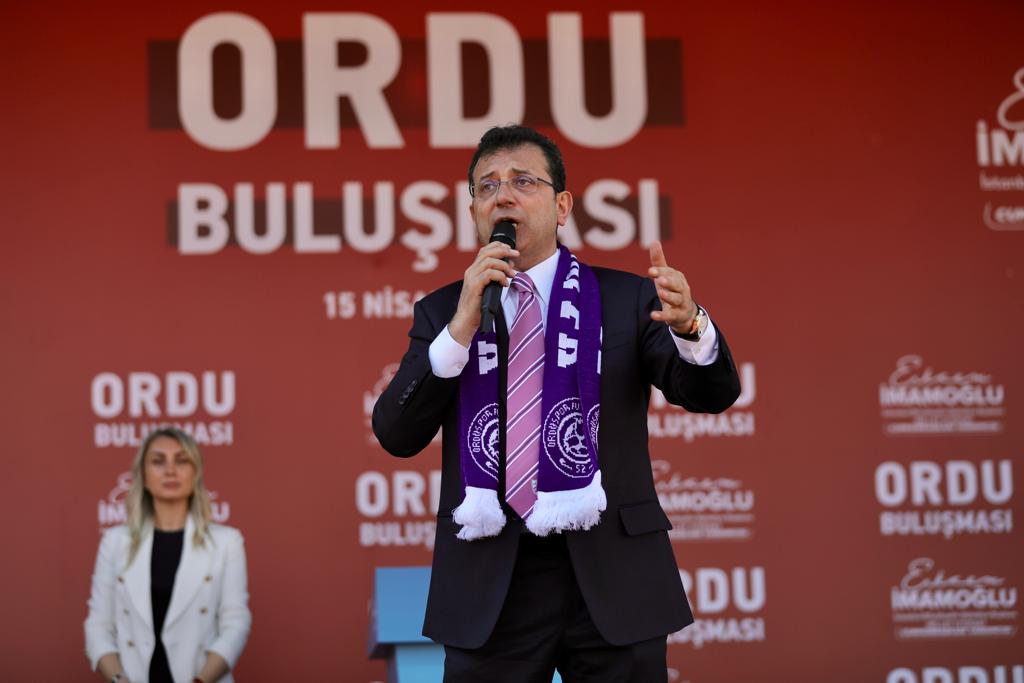 İMAMOĞLU’NDAN HÜKÜMET YETKİLİLERİNE ZOR SORU: DEPREM OLDUKTAN SONRA 48 SAAT NEREDEYDİNİZ?