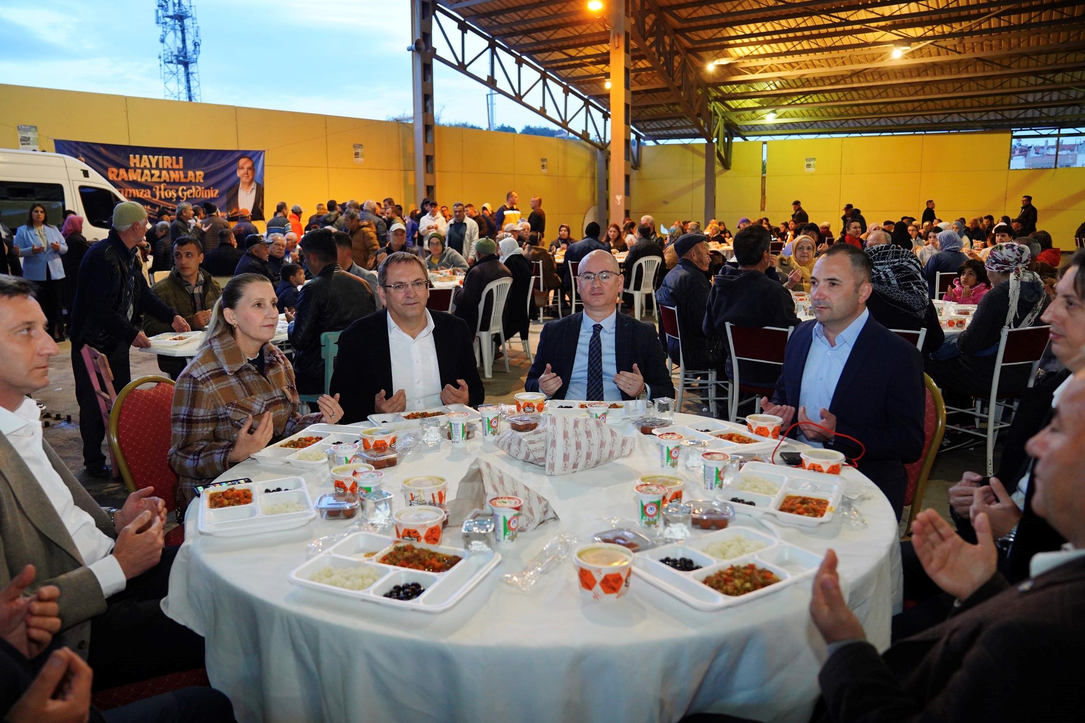 AYVALIK’TA İFTAR SOFRALARINA BÜYÜK İLGİ…