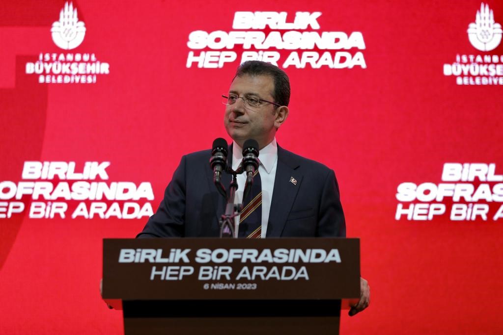 3000 KİŞİLİK ‘BİRLİK SOFRASI’NDA KONUŞTU