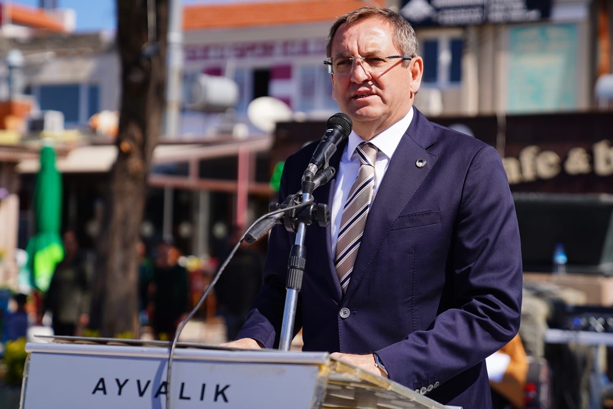 ATATÜRK’ÜN AYVALIK’A GELİŞİNİN 89’UNCU YIL DÖNÜMÜ KUTLANDI