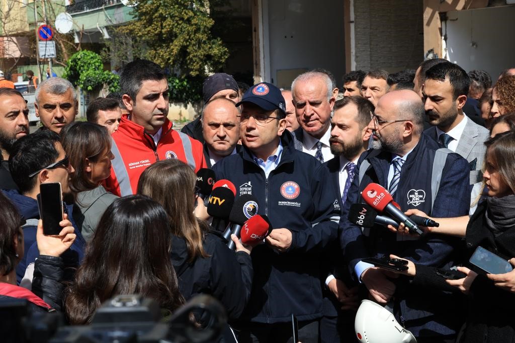 İBB, ‘YÜZDE 0 DEPREM GÜVENLİĞİ’ OLAN KARTAL’DAKİ AKIN APARTMANI’NI YIKTI