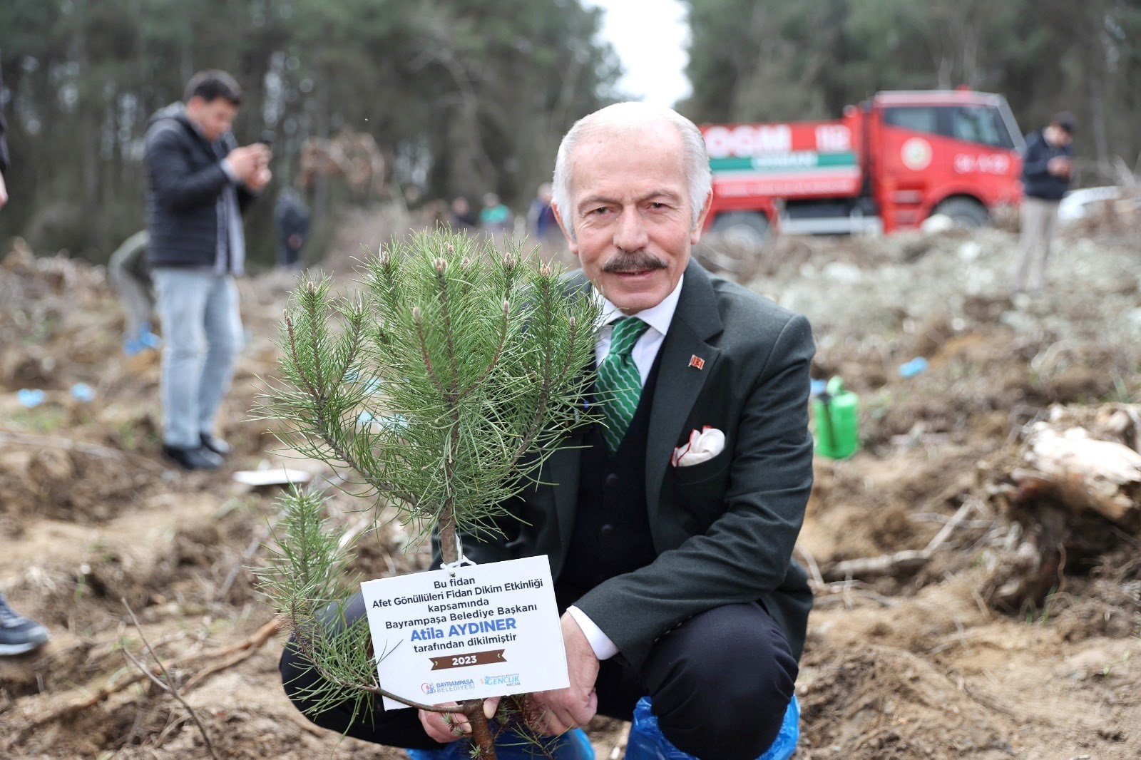 Fidanlar deprem şehitleri için dikildi