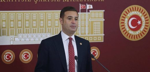 AKIN: ‘TABELADAN TC’Yİ KALDIRANLARA MI, SAHİP ÇIKANLARA MI OY VERECEKSİNİZ?’