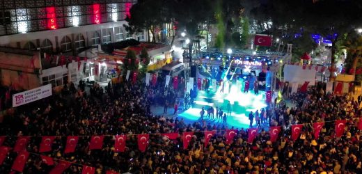 Kınıklılar 19 Mayıs’ta Ekin Uzunlar ile Coştu