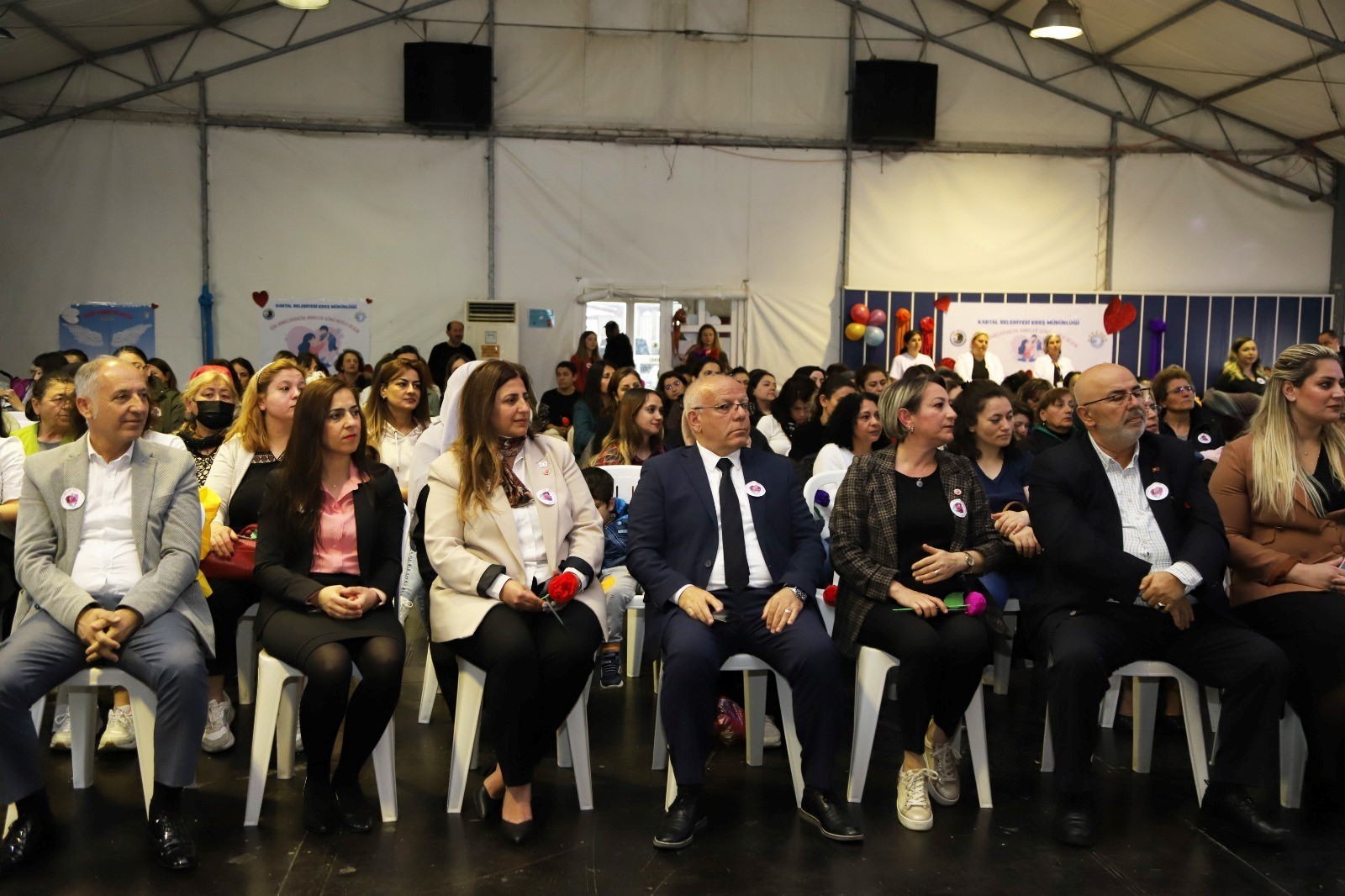 Kartal Belediyesi’nden Anneler Günü’ne Özel Renkli Kutlama