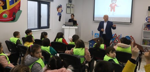 Kartallı Minikler Trafik Haftası’nda Kuralları Öğrenip Parkura Çıktı