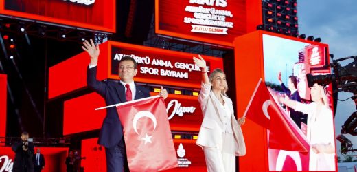 İMAMOĞLU, MALTEPE’DE YÜZBİNLERCE GENCE KONUŞTU: KARA BULUTLAR DAĞILACAK VE GENÇLİK KAZANACAK