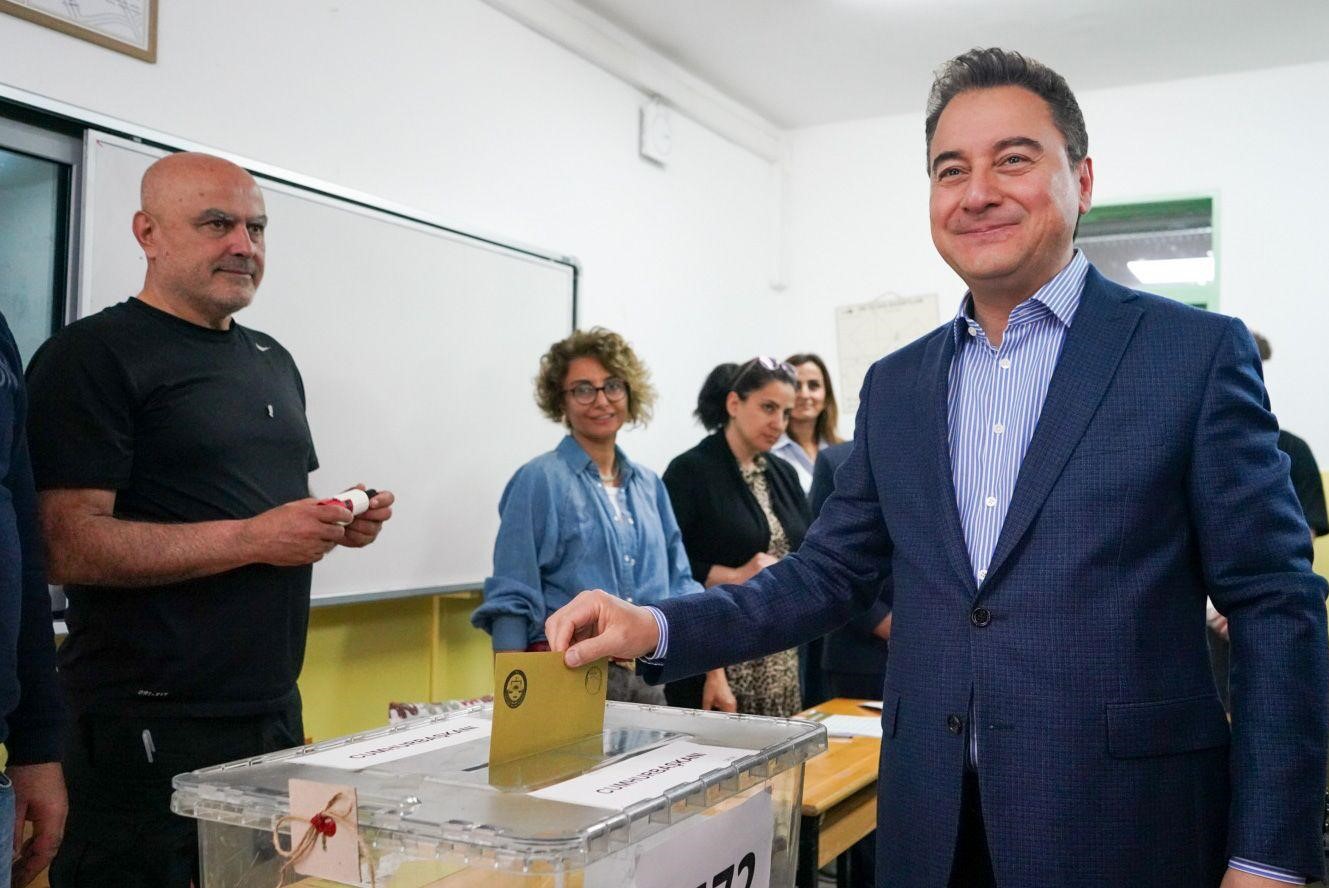 ALİ BABACAN OYUNU KULLANDI, SANDIĞA ÇAĞRI YAPTI