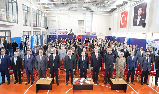 ARÜ MESLEK TANITIM GÜNÜ ETKİNLİĞİ DÜZENLEDİ