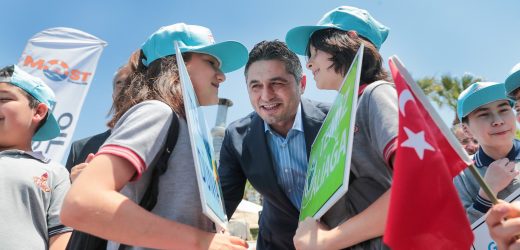 Aliağa Sahilde Deniz Temizliği Yapıldı