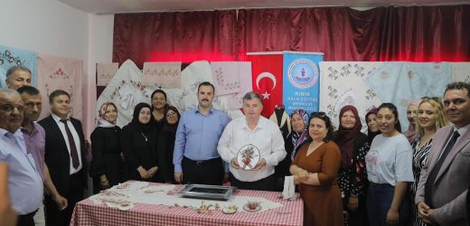 Kınık’ta Halk Eğitim Kursları Sergisi ve Kermes Düzenlendi