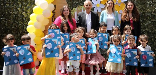 BAŞKAN ÇEBİ, KÜÇÜKÇEKMECELİ ÖĞRENCİLERİN KARNE HEYECANINI PAYLAŞTI