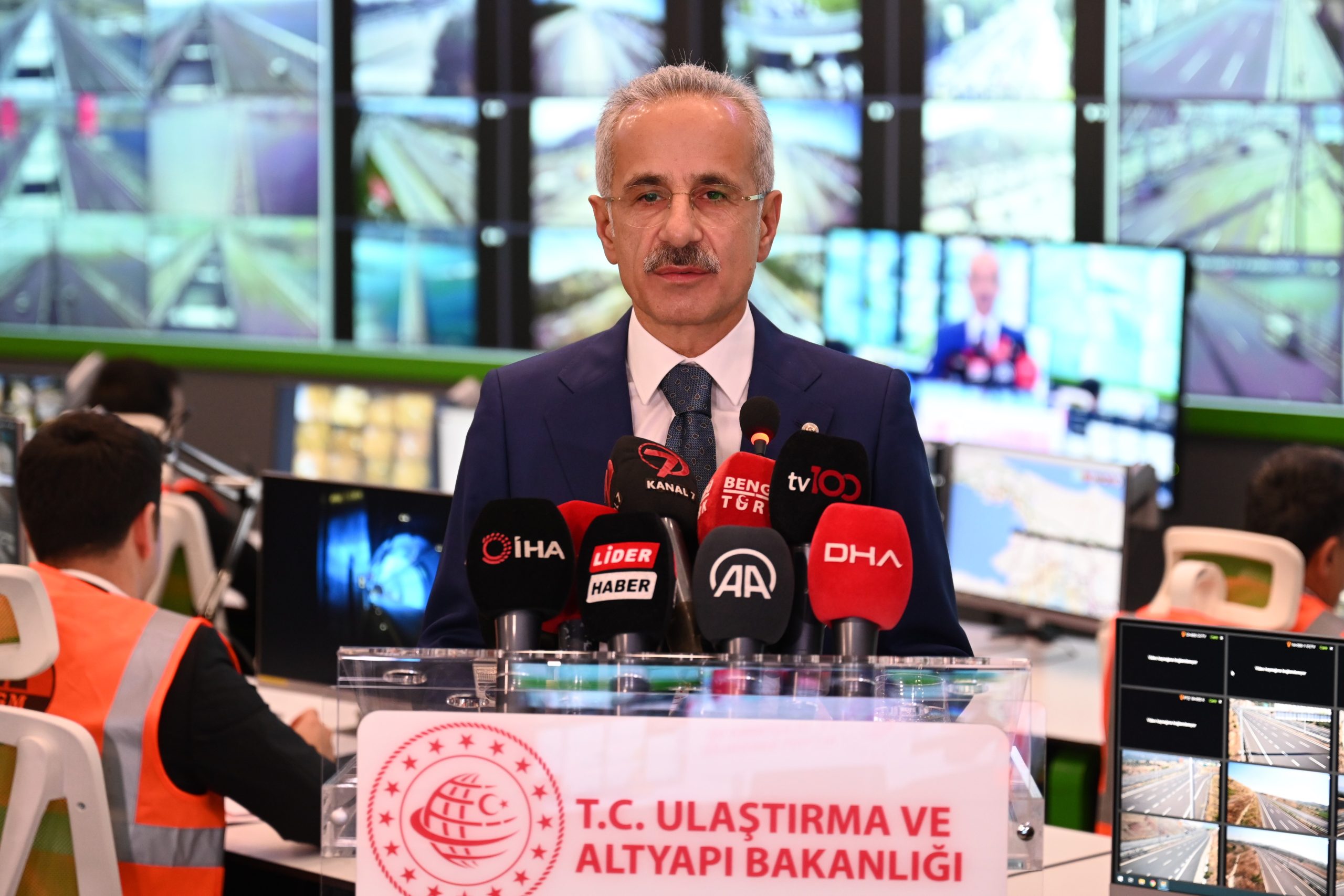 ULAŞTIRMA VE ALTYAPI BAKANI ABDULKADİR URALOĞLU: AKILLI ULAŞIM SİSTEMİYLE 69 BİN KİLOMETRELİK YOL AĞIMIZI ANLIK 7/24 TAKİP EDİYORUZ