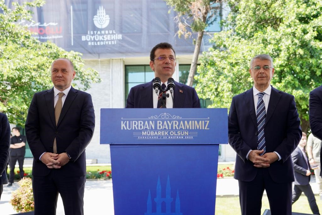 İMAMOĞLU’NDAN ‘BAYRAM’ VE ’23 HAZİRAN’ KUTLAMASI MESAİ ARKADAŞLARIYLA BAYRAMLAŞTI
