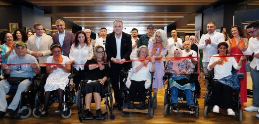 RENKLER OMURİLİK FELÇLİLERİNE UMUT OLACAK