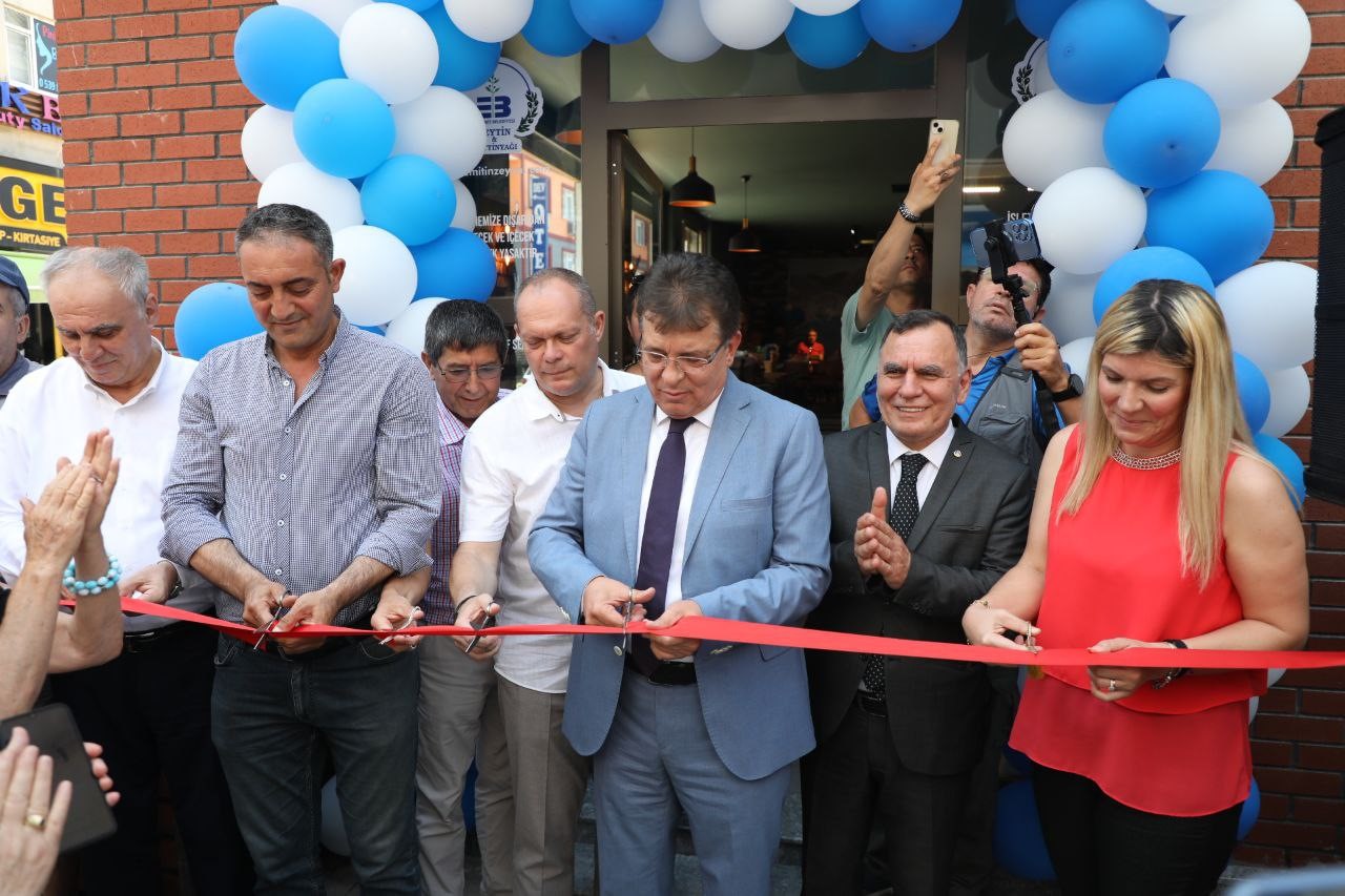 Edremit’te “Kafe Senin”, Hizmete Girdi 