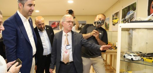 Kartal Belediyesi Müdürü, 43 Yıllık Meslek Hayatına Oyuncak Sergisiyle Veda Etti