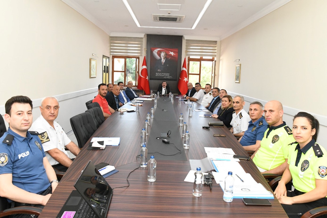 Vali Orhan Tavlı Başkanlığında Bayram Tedbirleri ve Trafik Değerlendirme Toplantısı Gerçekleştirildi