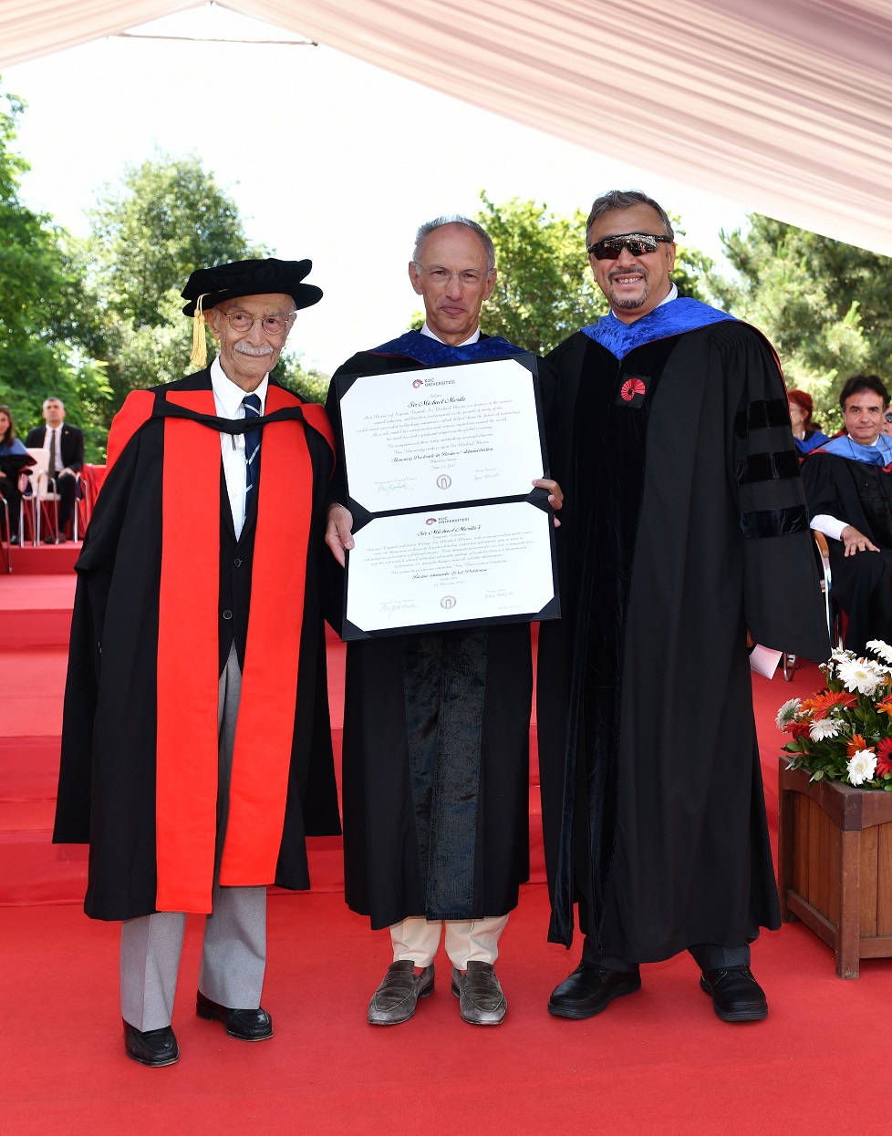 Koç Üniversitesi 29’uncu Dönem Mezunlarını Verdi