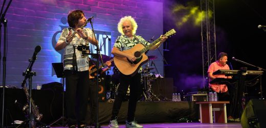 YENİ TÜRKÜ KONSERİNDE CAN ATALAY’A ÖZGÜRLÜK ÇAĞRISI