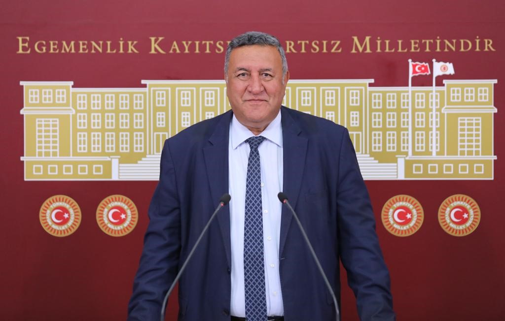 Bankalar karda, vatandaş kredi peşinde