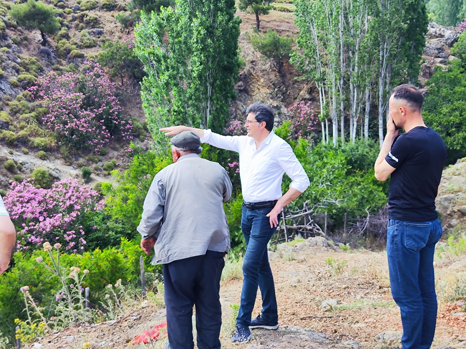 TÜRKİYE YÜZYILI MAKYAJI GİTTİ: KİME OY VERDİYSEN YOLUNU O YAPSIN