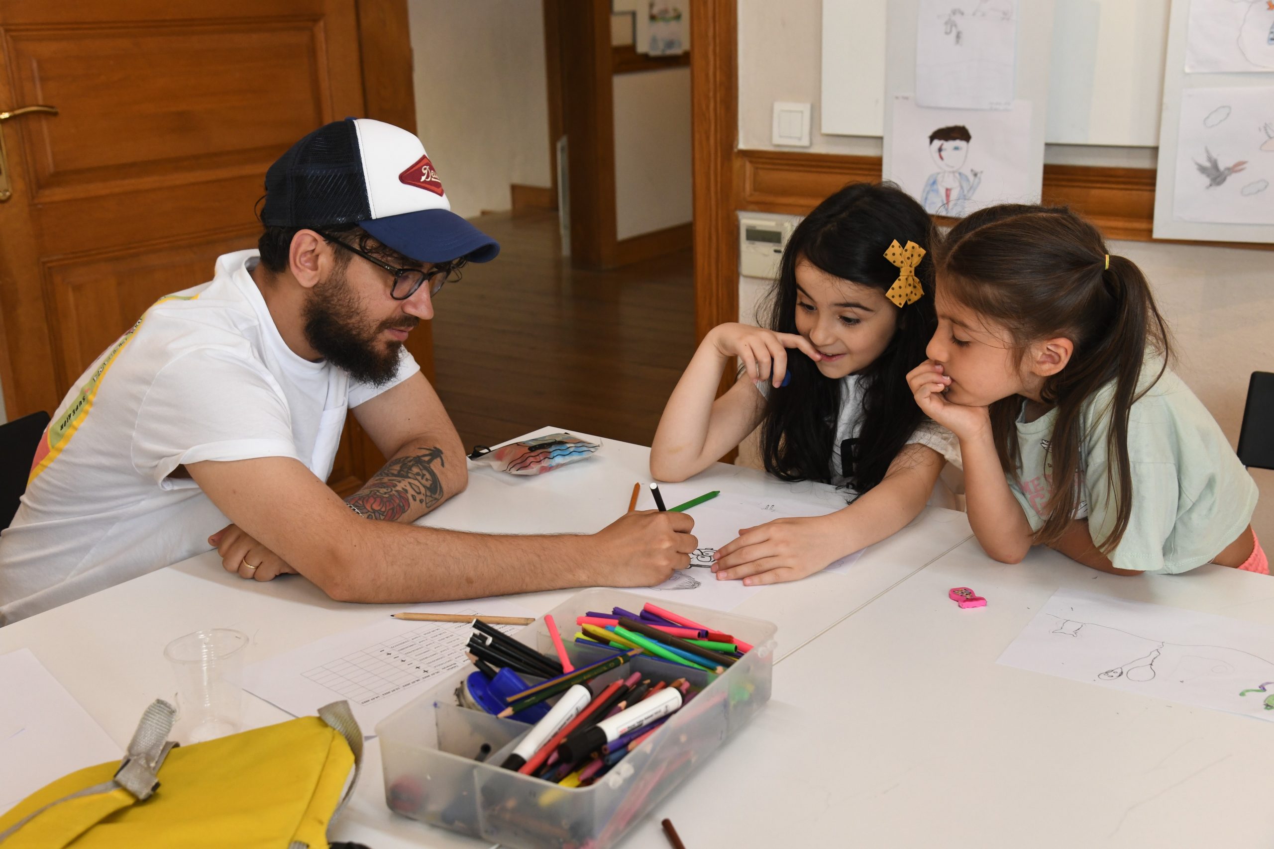 KARİKATÜR EVİ YAZ ATÖLYELERİ DEVAM EDİYOR 