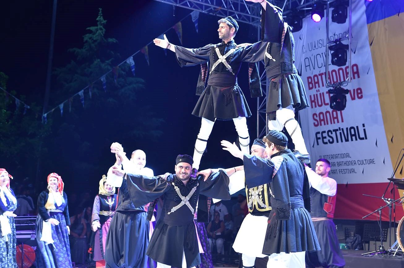 9 ülkeden 450 sanatçının katıldığı Avcılar Bathonea Kültür ve Sanat Festivali coşkuyla kutlandı