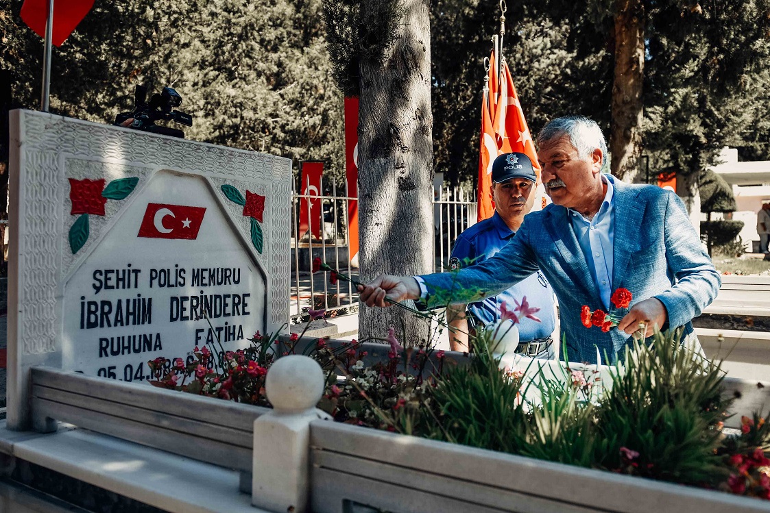 Demokrasi yıkılmaz, millet ayrılmaz…