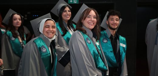 Kadir Has Üniversitesi 2023 Mezunlarını Muhteşem Bir Törenle Uğurladı