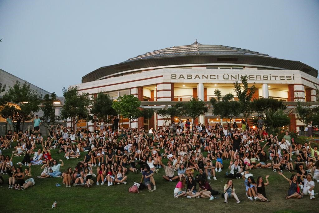 SABANCI ÜNİVERSİTESİ LİSE YAZ OKULLARI BU YIL EN YÜKSEK KATILIMLA GERÇEKLEŞTİ