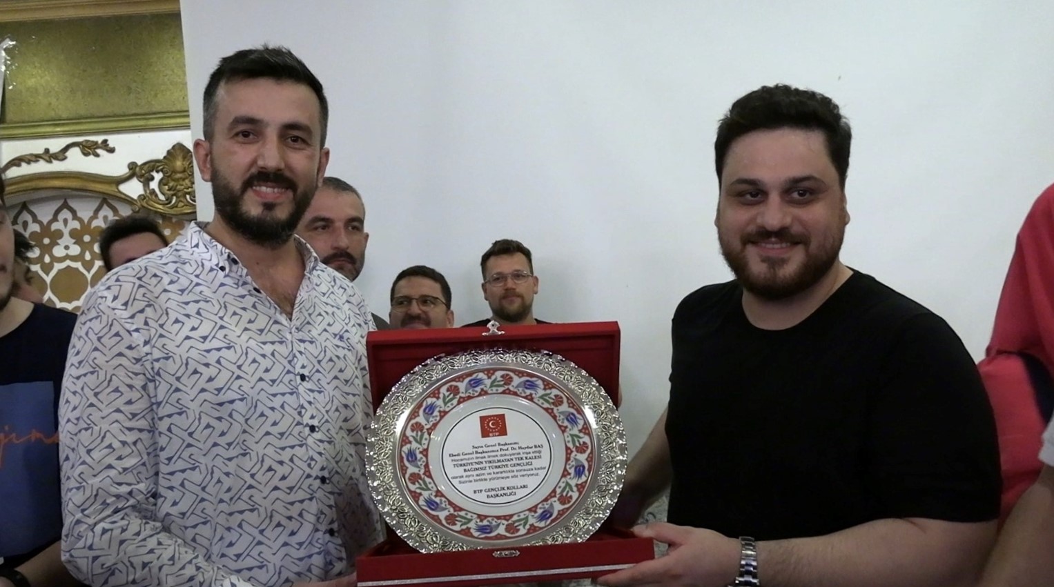 “Türkiye’nin umudu gençler…”