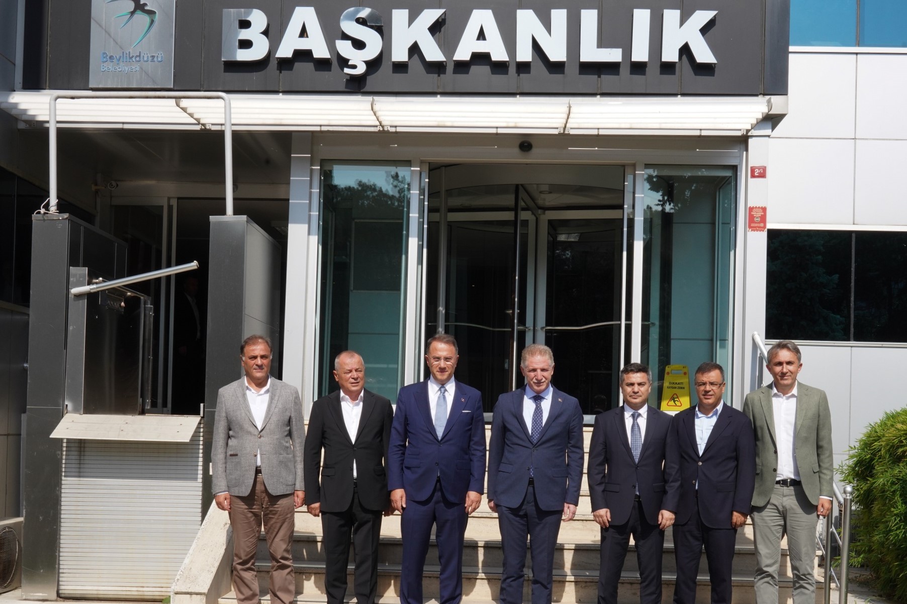 İSTANBUL VALİSİ DAVUT GÜL BEYLİKDÜZÜ’NDE İNCELEMELERDE BULUNDU