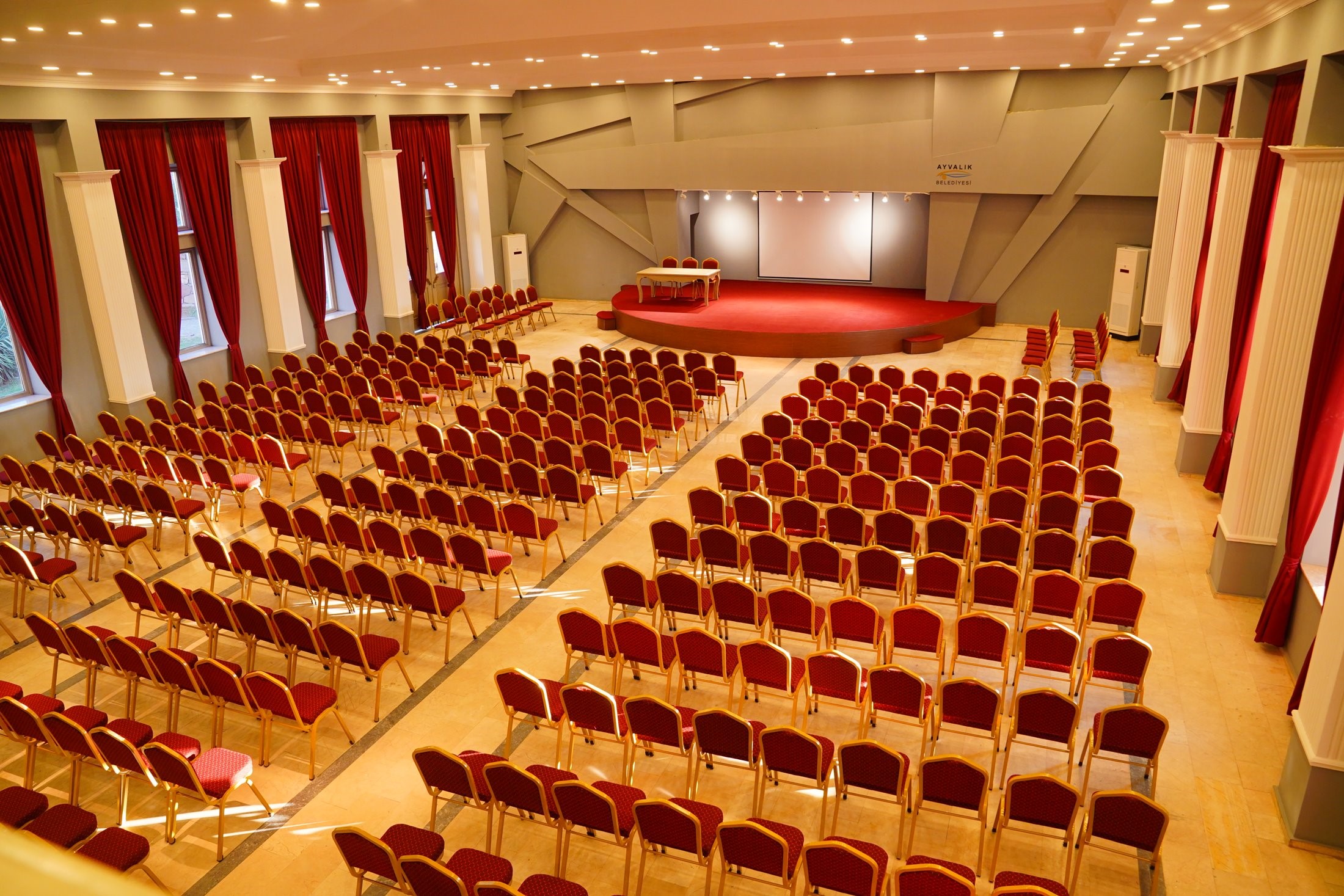 İSMET İNÖNÜ KÜLTÜR MERKEZİ BAŞTAN SONA YENİLENDİ