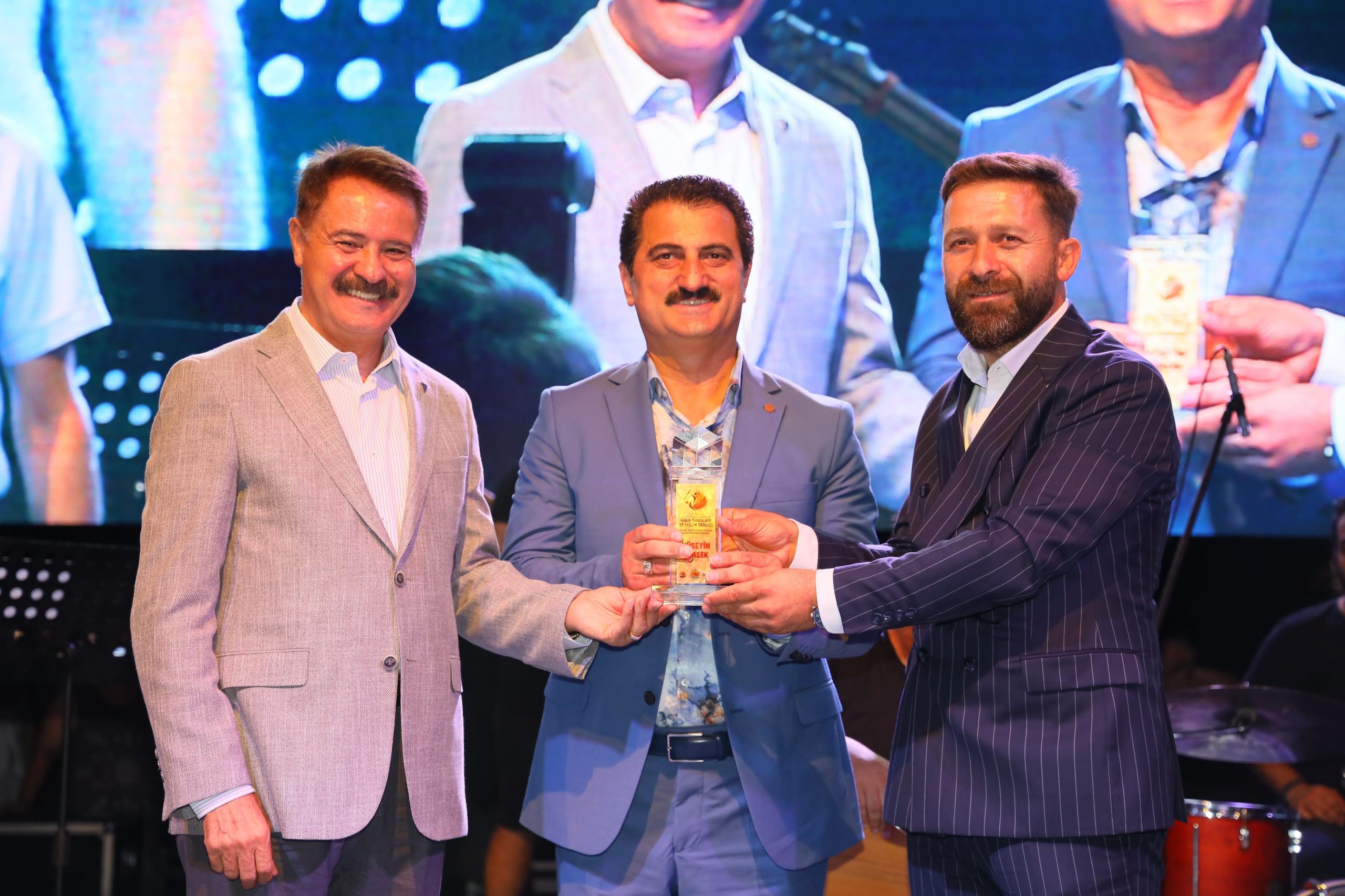 Atakum’dan dünyaya barışın sesi yükseldi