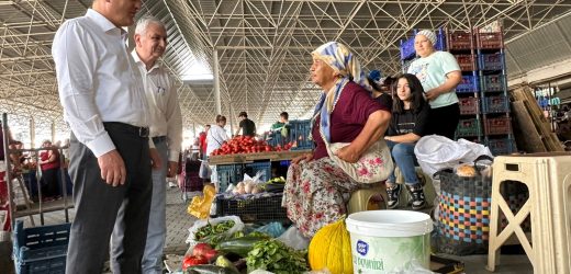 Vali İdris Akbıyık Pazar Esnafını Ziyaret Etti