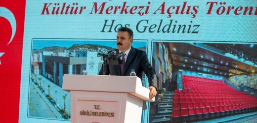 Dikili’de Görkemli Kültür Merkezi Açılışı