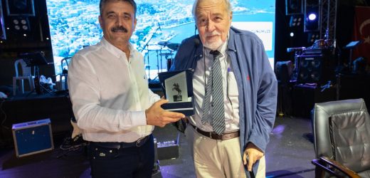 İlber Ortaylı ve Funda Arar Dikili’yi Salladı