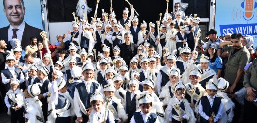 ESENYURTLU MİNİKLER SÜNNET ŞÖLENİNDE GÖNÜLLERİNCE EĞLENDİ