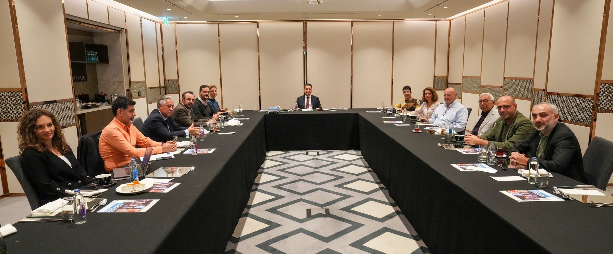 DEVA Partisi Genel Başkanı Ali Babacan İstanbul’da gazetecilerle buluştu: