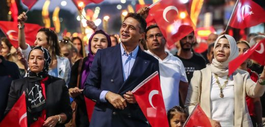 Aliağa Belediyesi’nden 100.Yıl Korteji ve Nilüfer Konseri