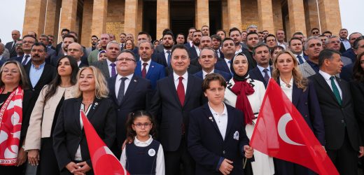 Ali Babacan’dan Anıtkabir’e 100. Yıl ziyareti