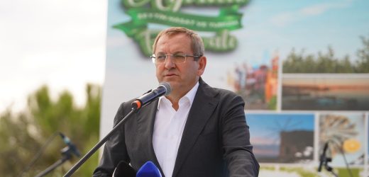 İLK HASAT VE ZEYTİNYAĞI SIKIMI YAPILDI