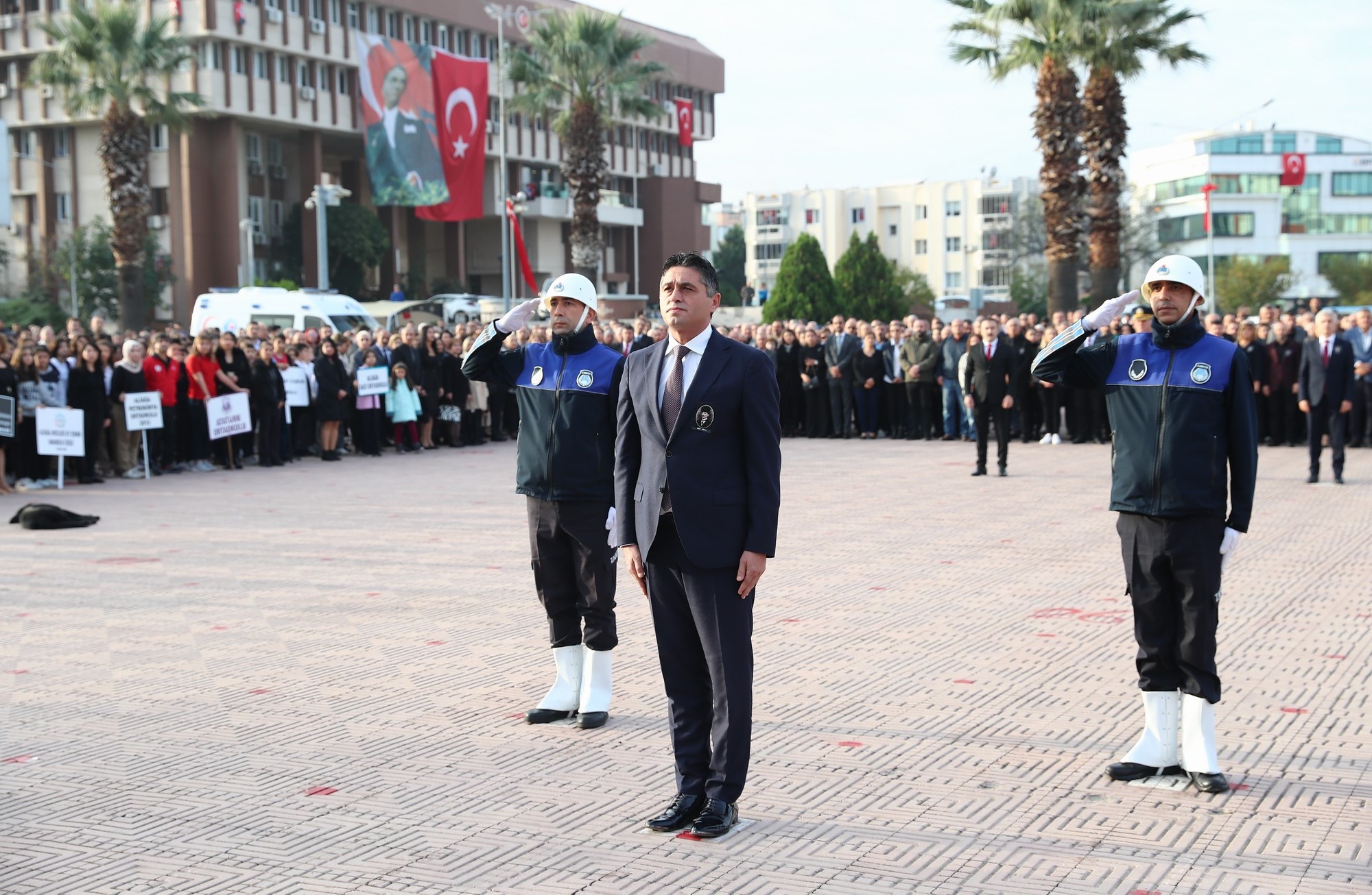 Büyük Önderimizi Saygı ve Özlemle Anıyoruz