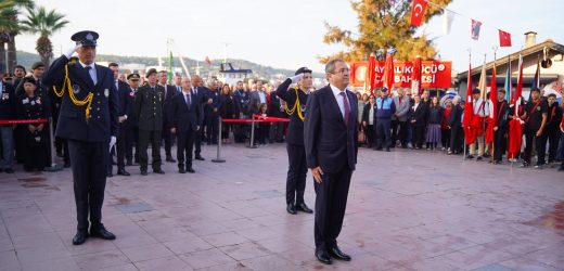 ATATÜRK AYVALIK’TA ÖZLEMLE ANILDI…