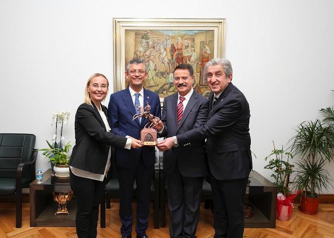 Başkan Deveci’den CHP Lideri Özel’e ziyaret