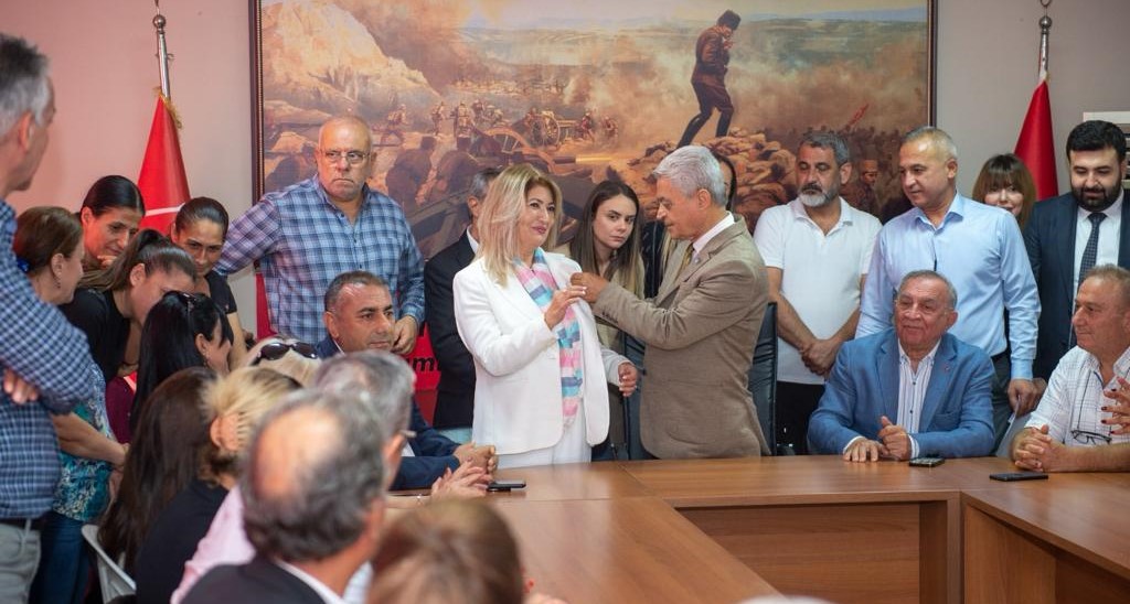 İYİ PARTİLİ MECLİS ÜYESİ CHP ÜYESİ OLDU